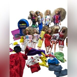 Lot Of Vintage Barbies With Pieces From 1989 Cool Times Set 1989 Juke-box Guitar